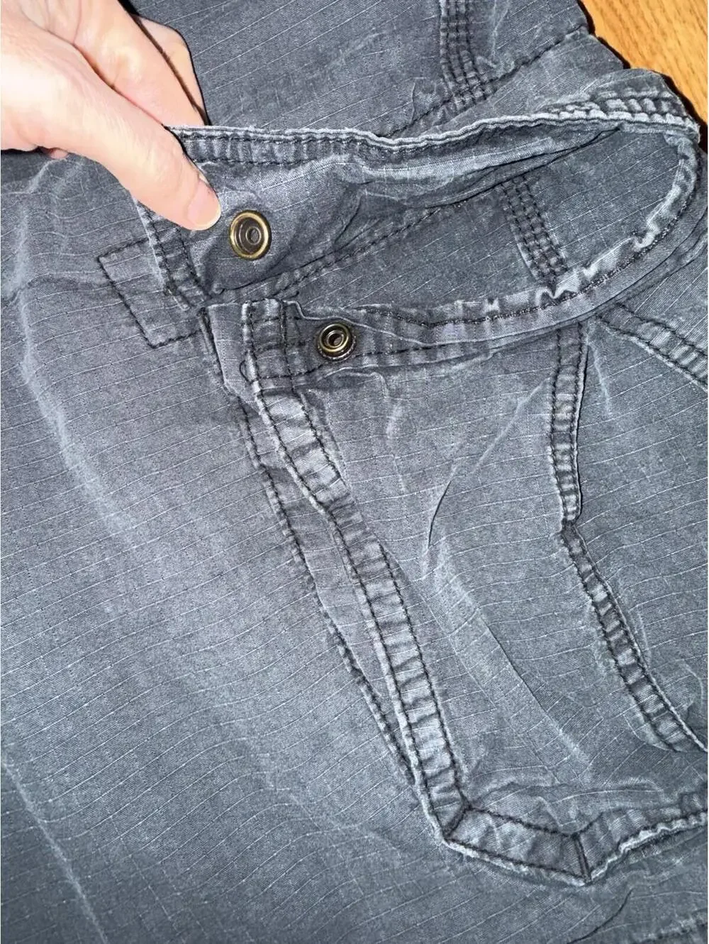 American Eagle Cargo Shorts Men’s 36 Navy Blue Y2K faded 10' inseam